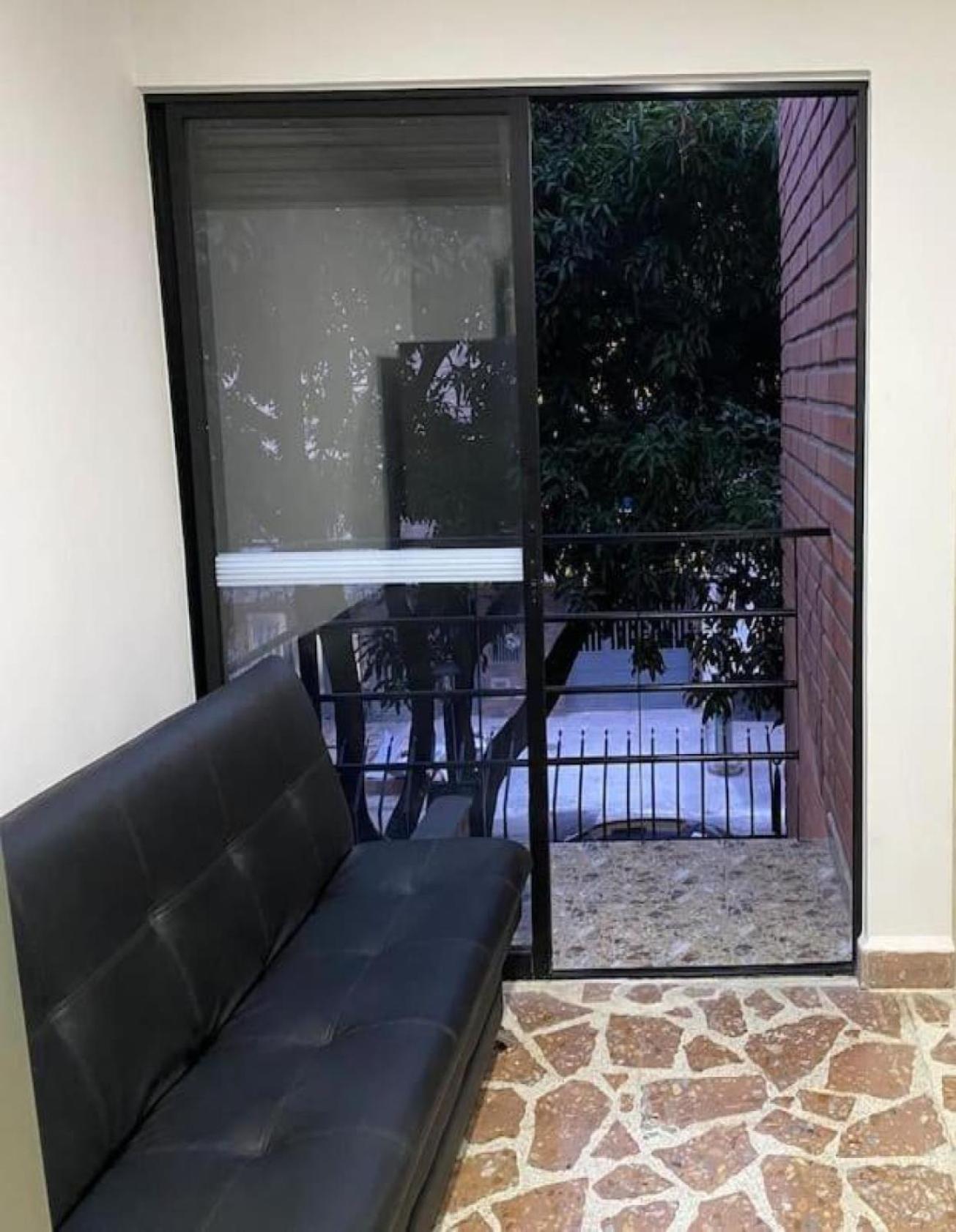 Centrico Y Moderno Vive En Familia 207